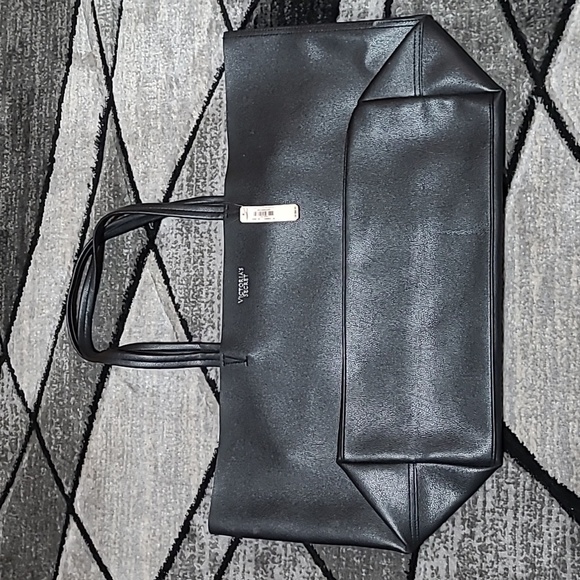 VICTORIA SECRET 2016 LARGE OPEN FAUX LEATHER TOTE - Picture 1 of 8